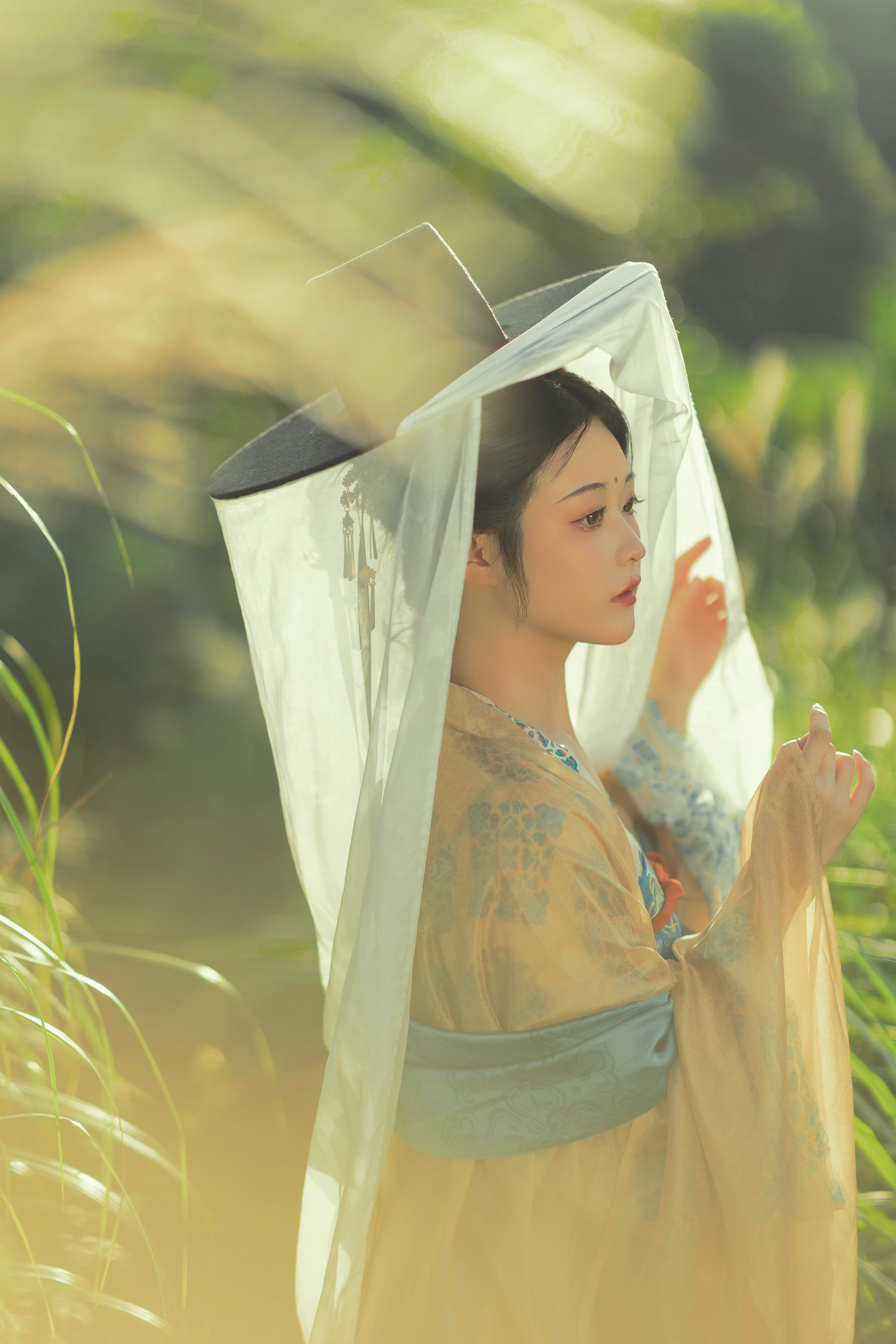 [YITUYU艺图语]2024.12.31 秋日山行 神赐杏杏 2